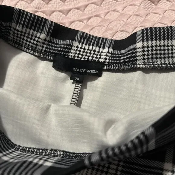 Black and White Plaid Miniskirt - Picture 3 of 3